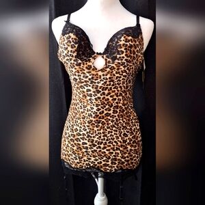 NEW 2 PIECE LEOPARD PRINT LINGERIE SET. NWT